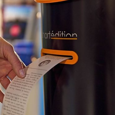 Au Canada, des distributeurs délivrent des histoires pour les amateurs de lecture