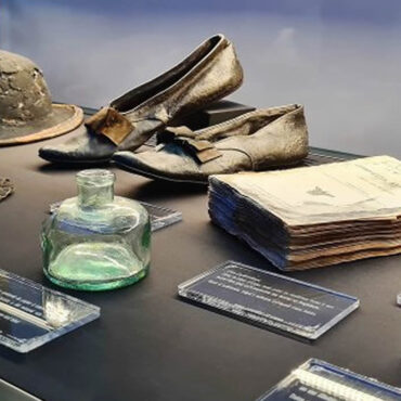 Aux États-Unis, un jardin devient musée des objets trouvés sur la plage