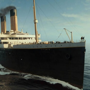 Un homme construit une réplique du Titanic… dans son jardin !