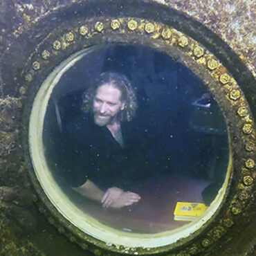 Un homme vit 82 jours sous l’eau… et bat un record