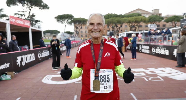 Antonio Rao, 92 ans, bat son record personnel au marathon de Rome