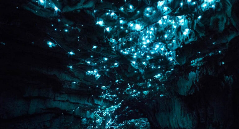 La grotte lumineuse : un trésor naturel éblouissant découvert en Italie