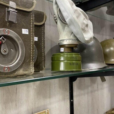 À 81 ans, il ouvre une boutique pour vendre la collection d'une vie
