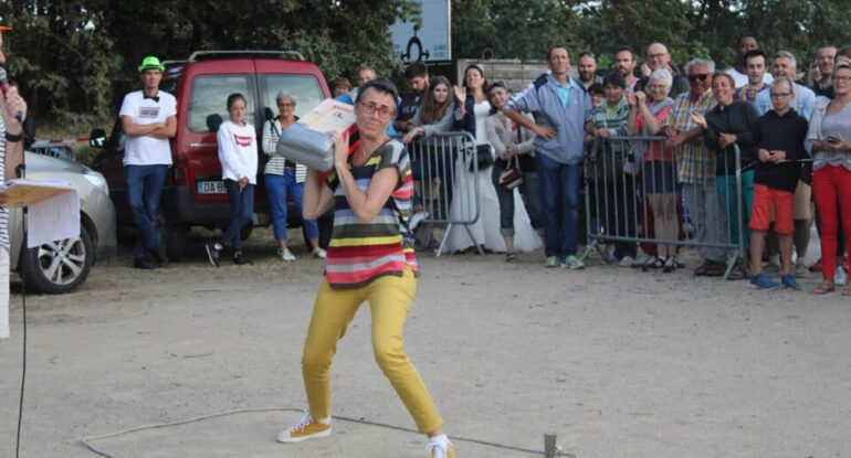 La fête au village : au cœur des concours les plus insolites de France