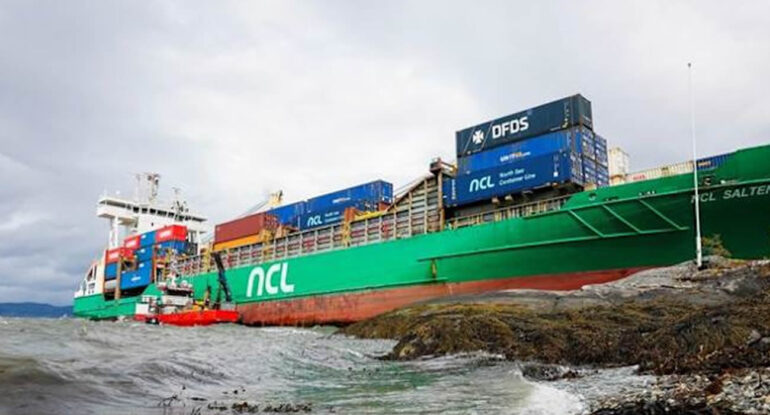 Un cargo s’échoue dans un jardin en Norvège, le propriétaire ne se réveille même pas