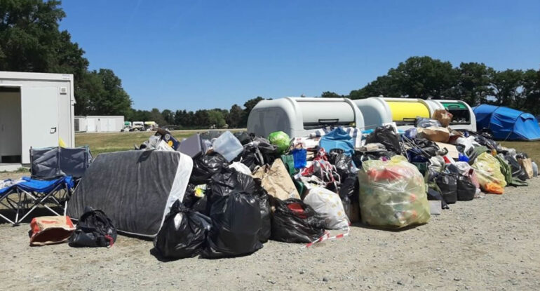 Après les 24 Heures du Mans, les campeurs laissent… des canapés et des barbecues