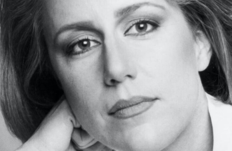 JENNIFER WARNES