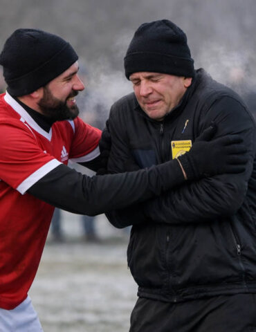 L’arbitre réchauffé en plein match par un joueur