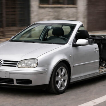 L'histoire vraie de la voiture coupée en deux qui roulait en Allemagne