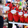 Un cheval en peluche triste devient… la mascotte du Nouvel An chinois