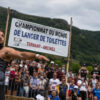 Le champion de marteau qui a explosé le record du monde de lancer de toilettes