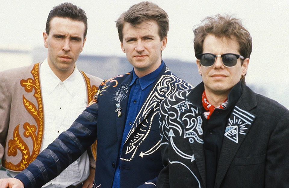 CROWDED HOUSE